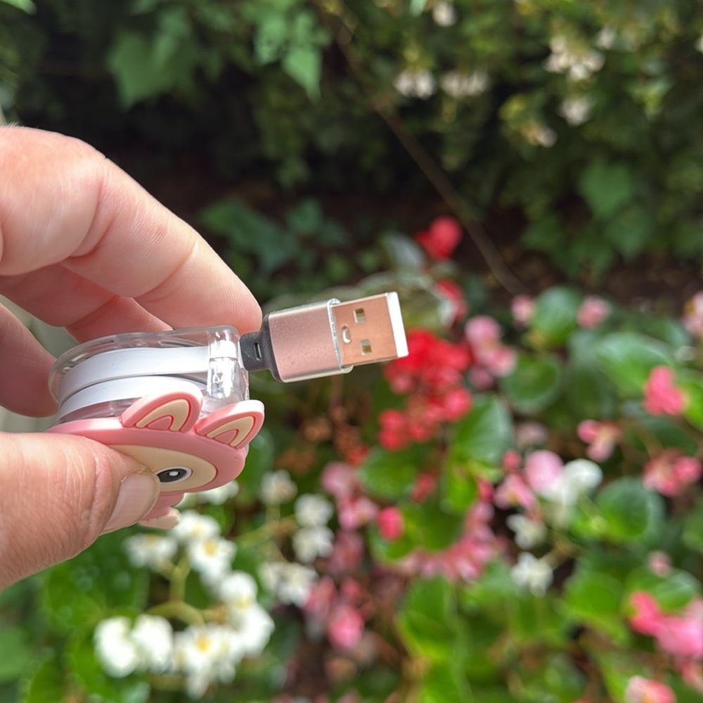 Labubu Multi-Connector Charging Cable - Pink - Picture 2 of 7